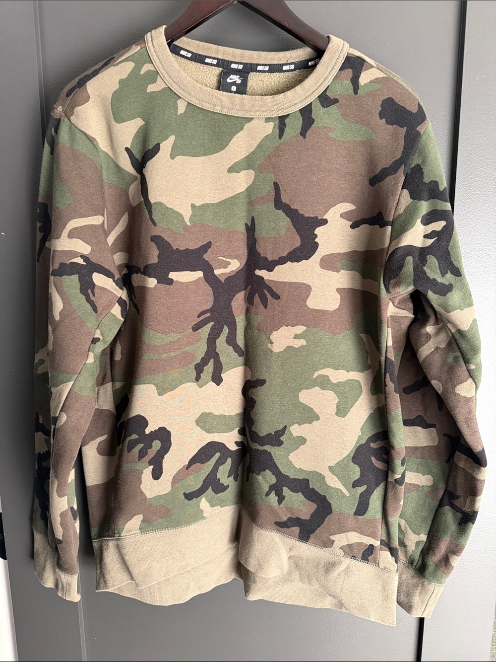 Nike Men's Camouflage Crewneck Sweatshirt - Green/Brown/Tan